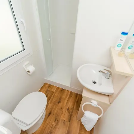 منتزه العطل Mobile Homes Plava Laguna *