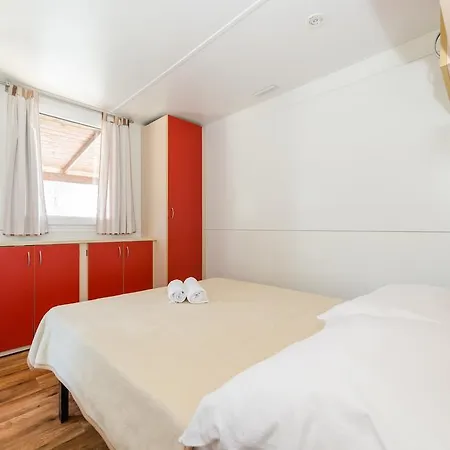 منتزه العطل Mobile Homes Plava Laguna *