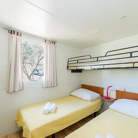 منتزه العطل Mobile Homes Plava Laguna *