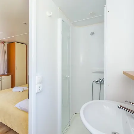 Mobile Homes Plava Laguna منتزه العطل