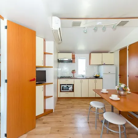 Mobile Homes Plava Laguna منتزه العطل باكوشتاني