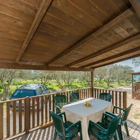 Mobile Homes Plava Laguna منتزه العطل