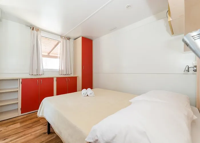 홀리데이파크 Mobile Homes Plava Laguna *