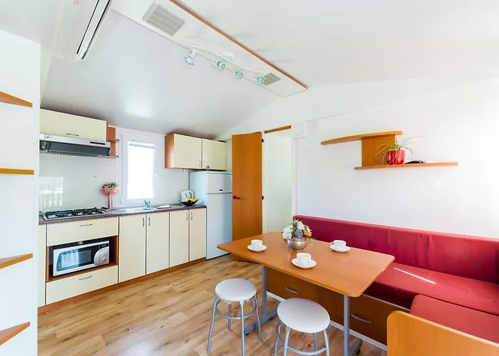 홀리데이파크 Mobile Homes Plava Laguna 파코스탄