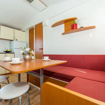 Mobile Homes Plava Laguna ホリデーパーク *